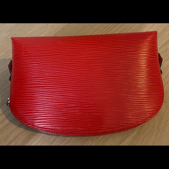 SOLD Louis Vuitton Pochette Cosmetique EPI Leather Red - Picture 6 of 13